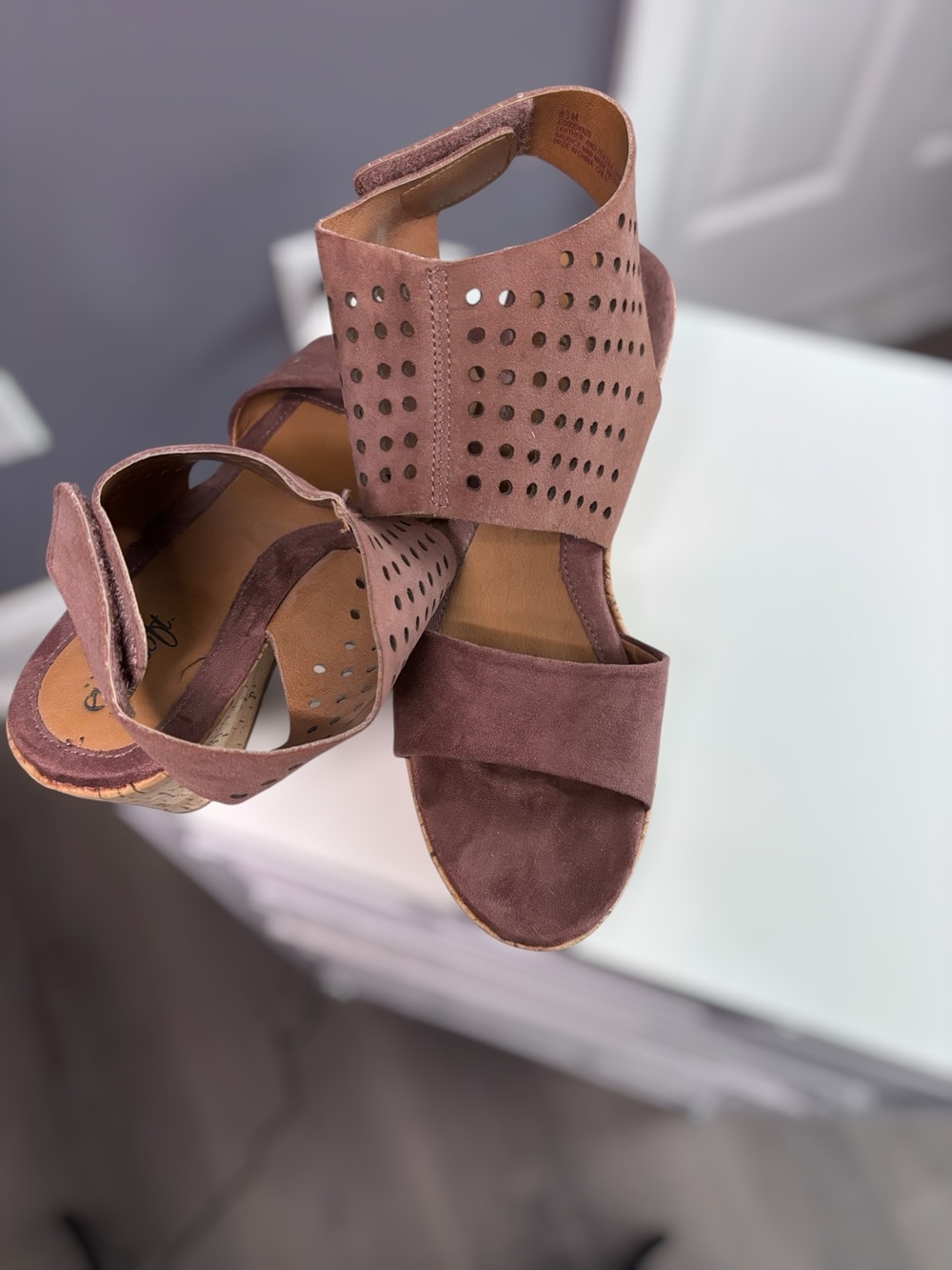 Eurosoft by Sofft Mauve Laser Cut Cork Wedge Sandals 8.5